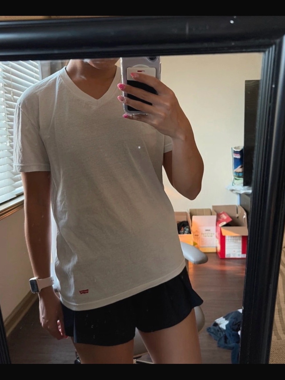 Levi's White V-Neck Short Sleeve Tee